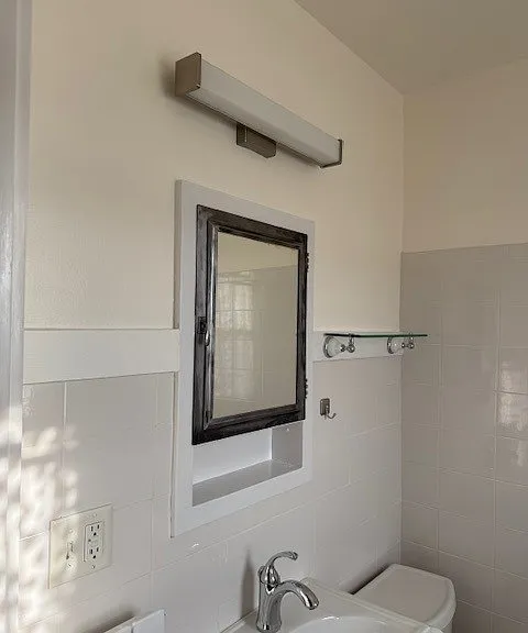 2205 N Farwell Ave #9 — Photo 12