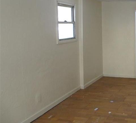 4th image of 207 Cannon Ave
