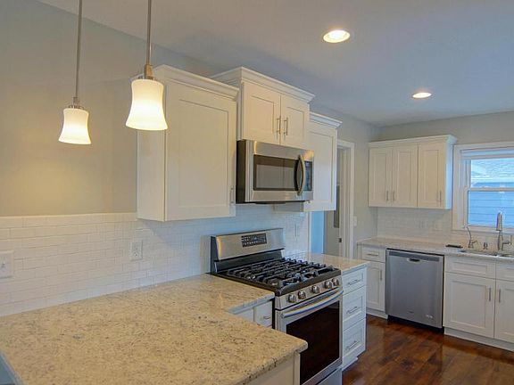 2nd image of 3881 Washington Ave