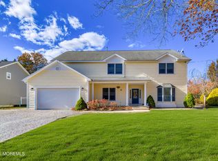 11 Greenbriar Drive, Little Egg Harbor, NJ 08087