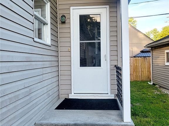 5th image of 785 Grantwood Ave