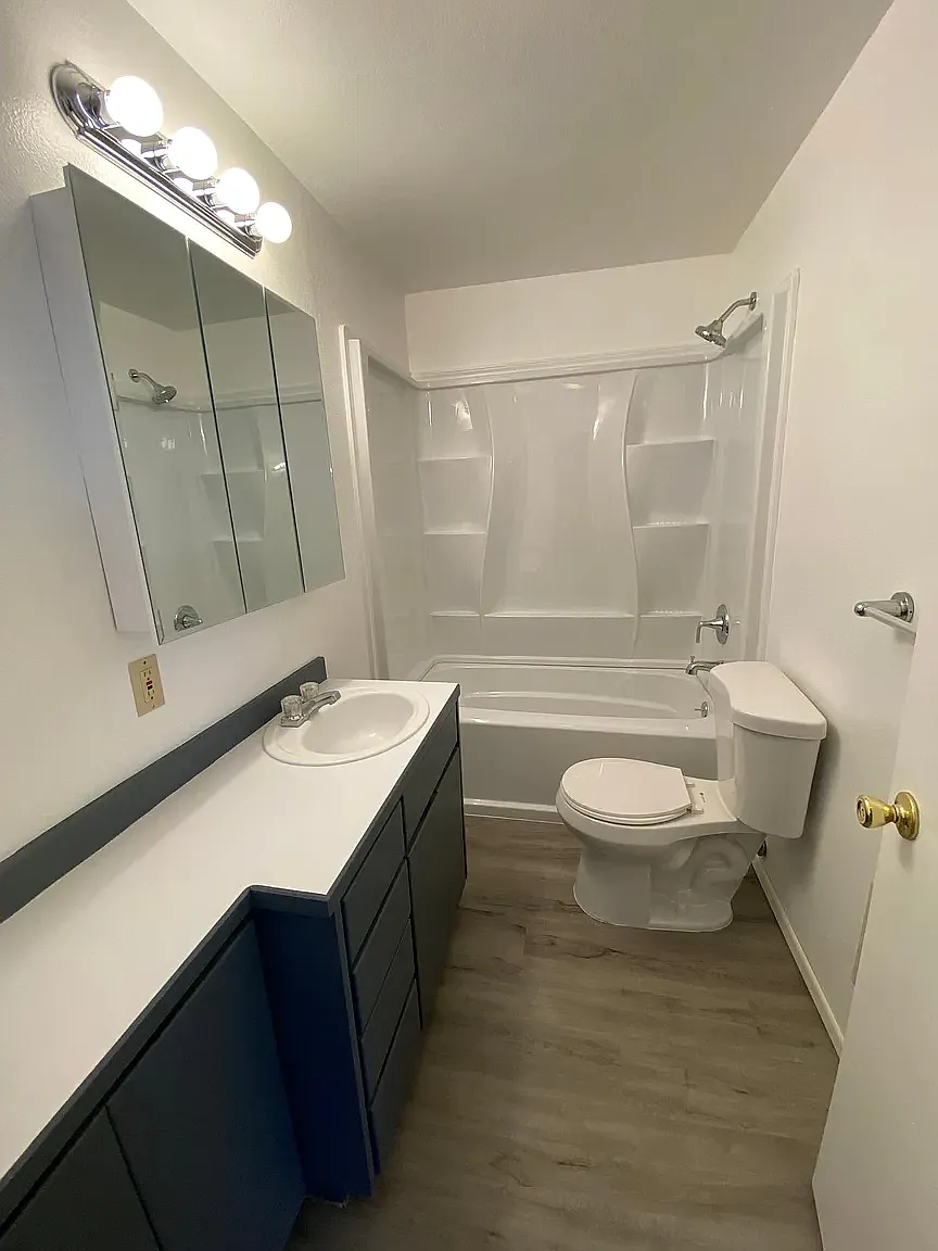 2 bed, 728 sqft, $1,750 — Photo 4