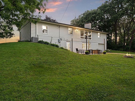 3rd image of 1817 S Shore Dr