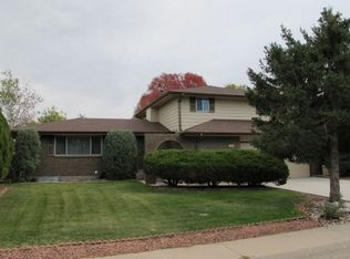 2160 S Flower Way, Lakewood, CO 80227