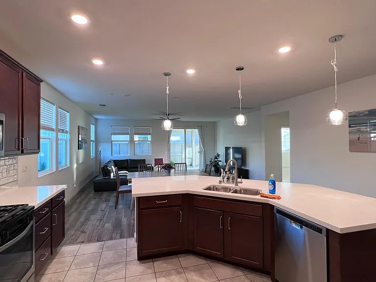 1400 Van Zee Dr — Photo 26