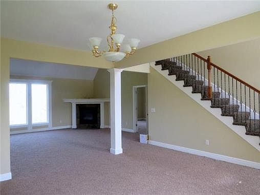 2nd image of 1211 N Glenview Ave