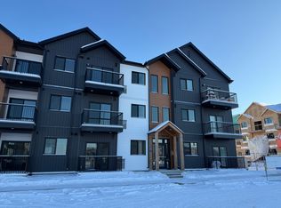9227 228th St NW #304, Edmonton, AB T5T7B2