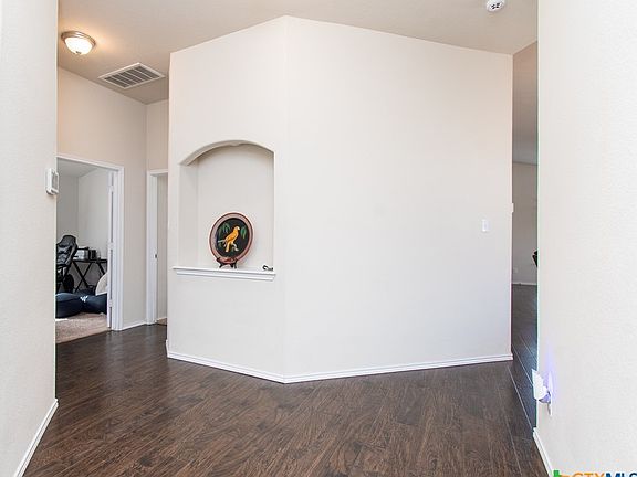 2nd image of 1307 Stonewall Rdg