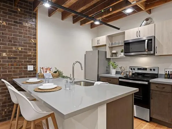 290 Burnett Ave S #214, Renton, WA 98057