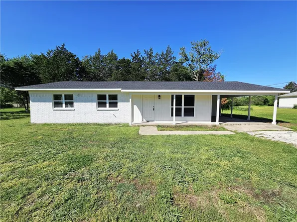 810 Henderson Blvd, Groesbeck, TX 76642