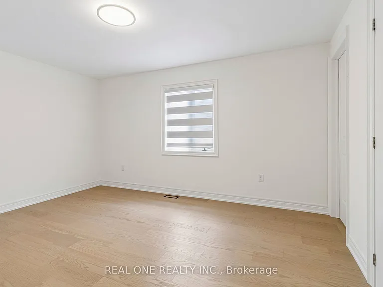 19 Rivoli Dr — Photo 34