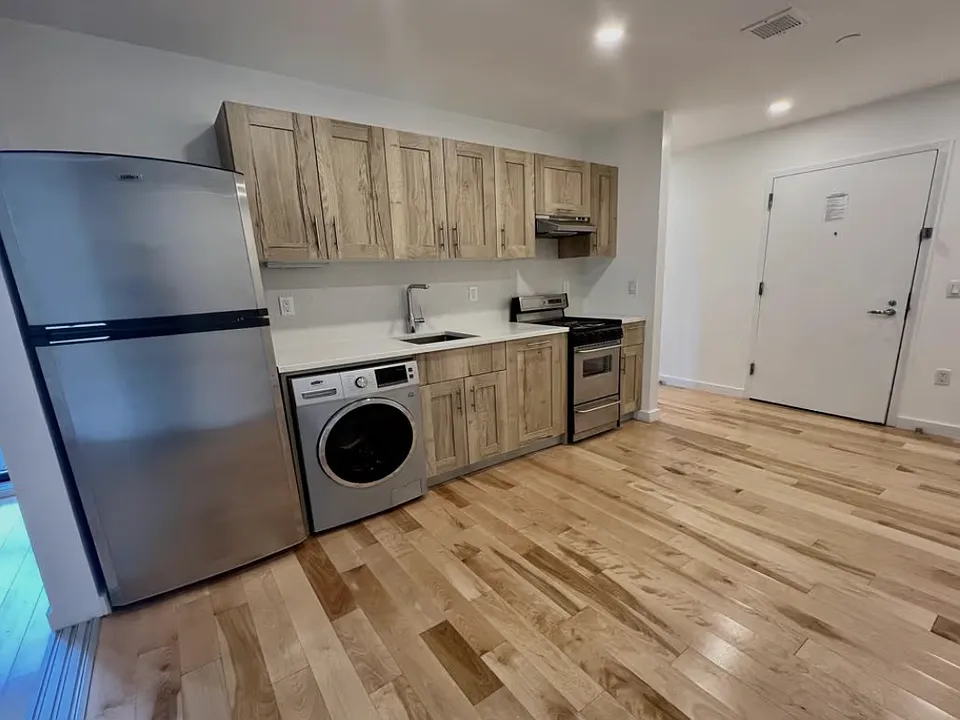 63 W 104th St #304