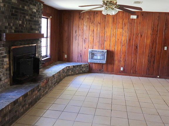 3rd image of 1503 Old Highway 35 N