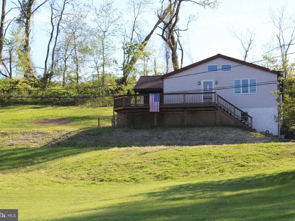 43 S Grims Mill Rd, Boyertown, PA 19512
