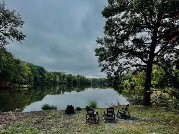 (undisclosed Address), Middletown, CT 06457