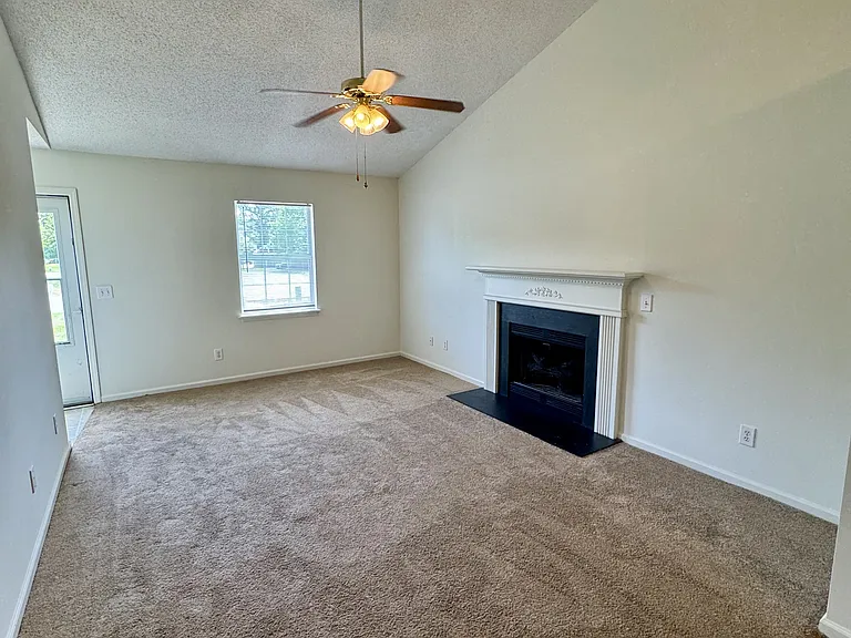 1405 A Angels End #A — Photo 3