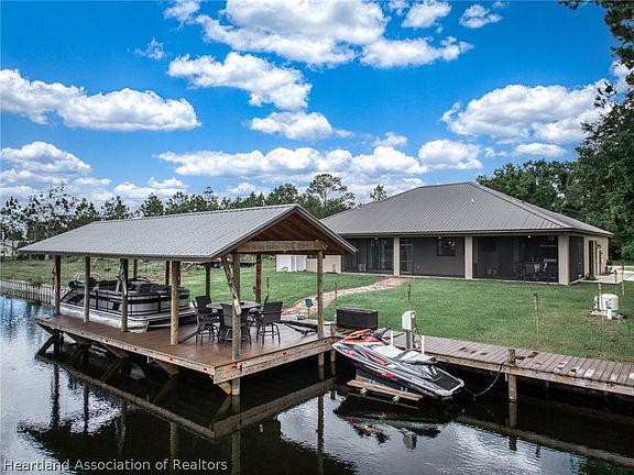 3rd image of 3005 Waterway Dr