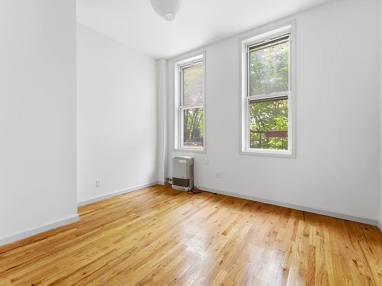 169 Troutman St #3L — Photo 3