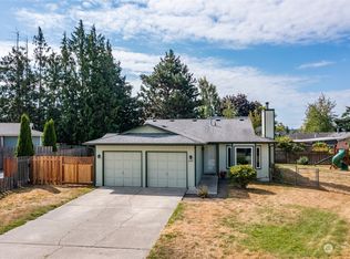 399 SE Fisher Ct, Oak Harbor, WA