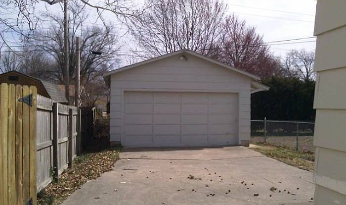 Detached Garage