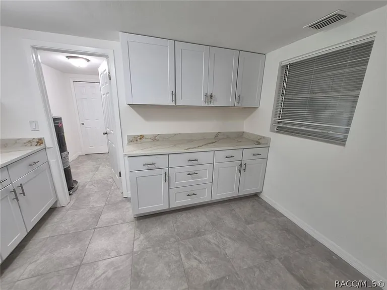 27 E Lemon St — Photo 8