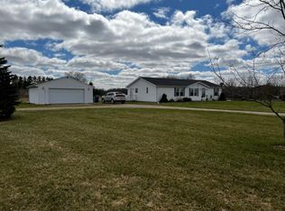 1515 W Blackmore Rd, Mayville, MI 48744