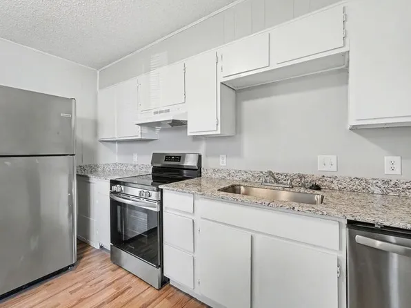 1037 S Happy Hollow Rd #6, Fayetteville, AR 72701