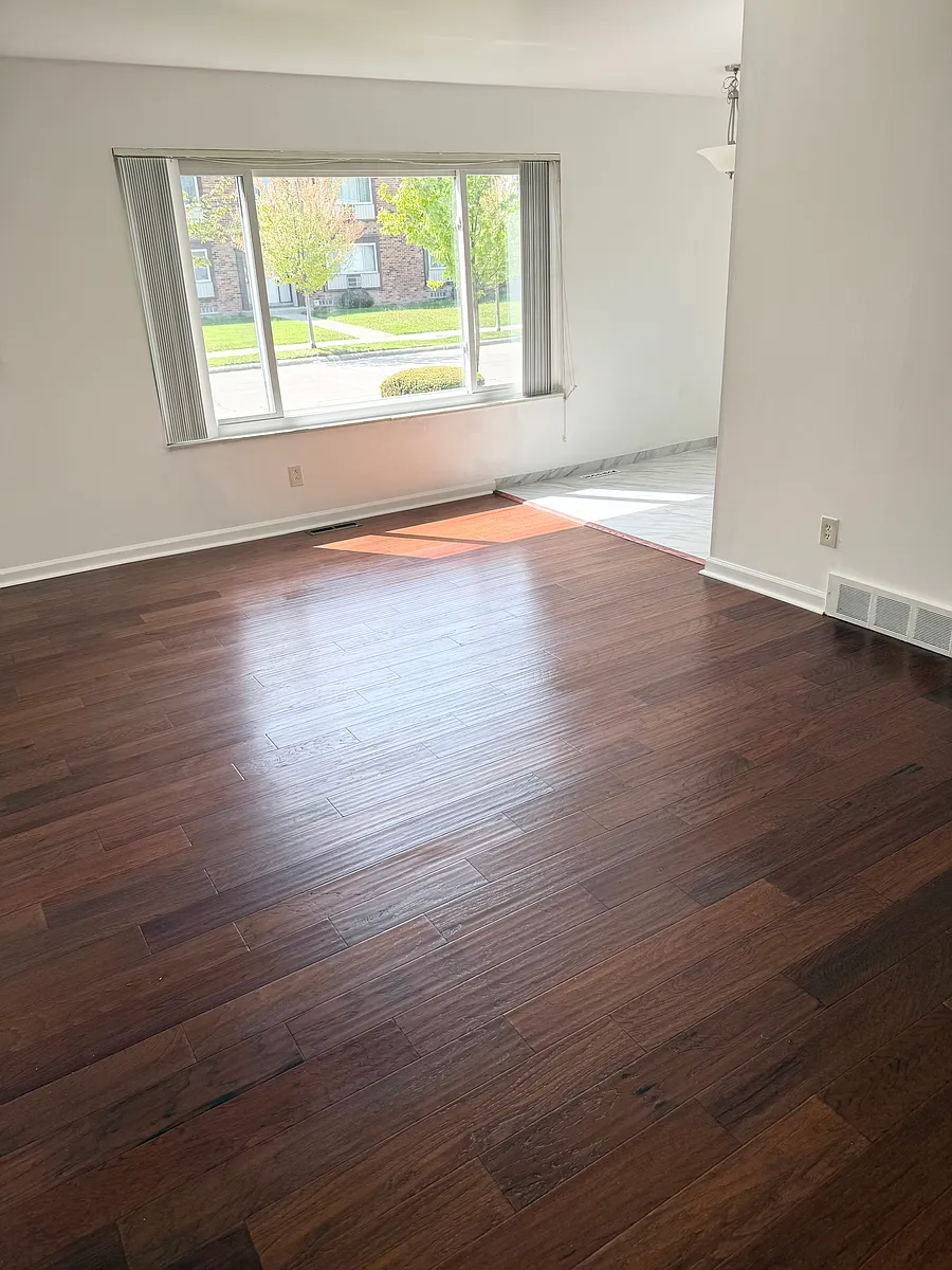 Building Photo - 4830 Briarwood Ave #D2