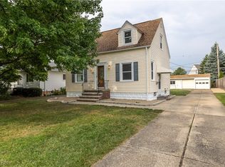 4676 Fleharty Rd, North Olmsted, OH