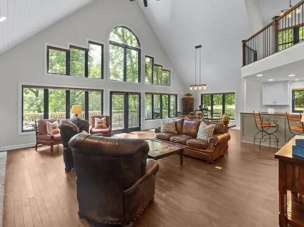 W2247 Beulah Heights ROAD, East Troy, WI 53120