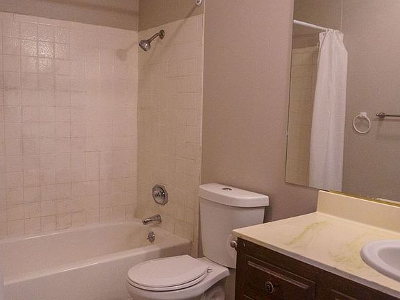5th image of 2105 Greenwood Pl