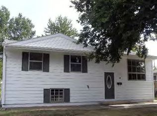 69 Meadowlark Dr, Decatur, IL 62526