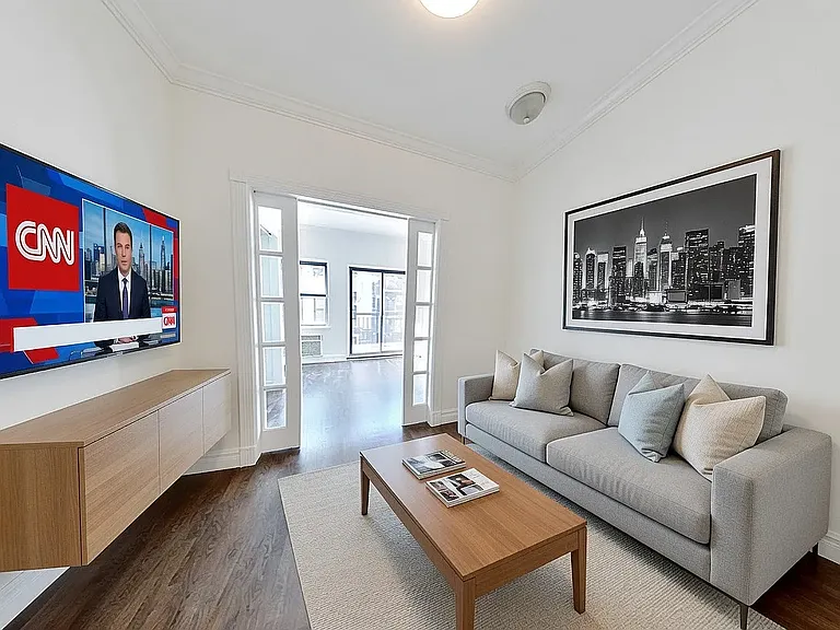 322 W 14th St #4D — Photo 2