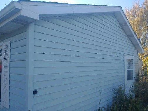 3rd image of 105 Saint Clair St