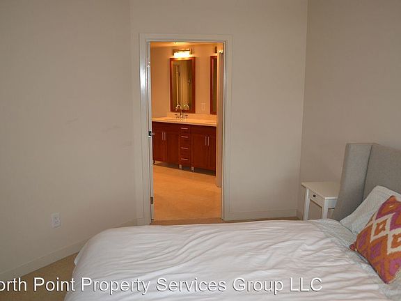 5th image of 1515 Dock St Unit 807