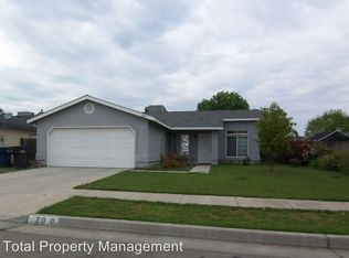 2050 Martinho Ave, Tulare, CA 93274