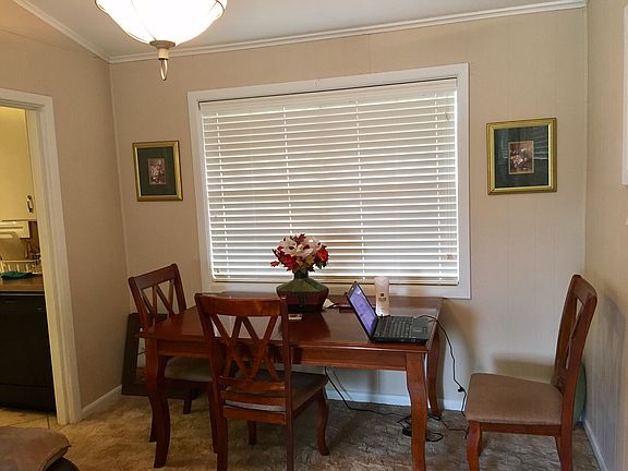 3rd image of 6 Meadow Ln
