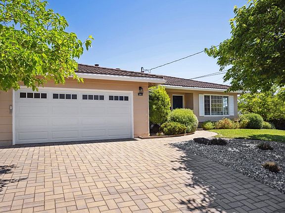 2nd image of 432 Montecillo Road