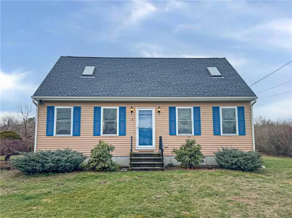 72 Vista Cir, North Kingstown, RI 02852