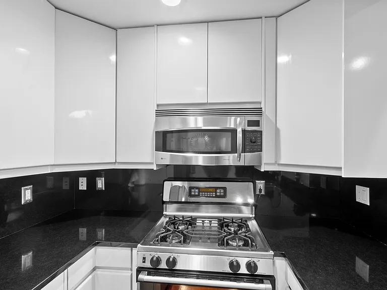 169 Price Ct — Photo 9