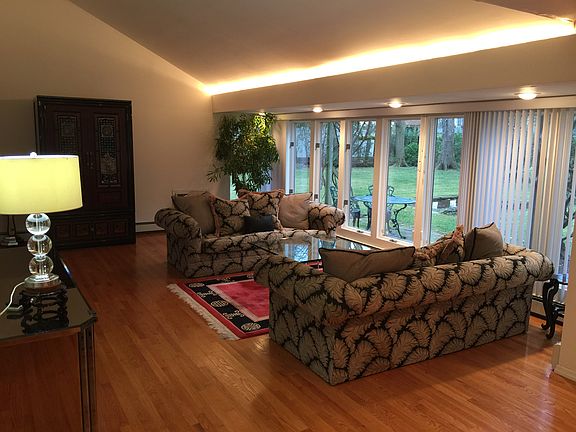 2nd image of 34 Field Ln