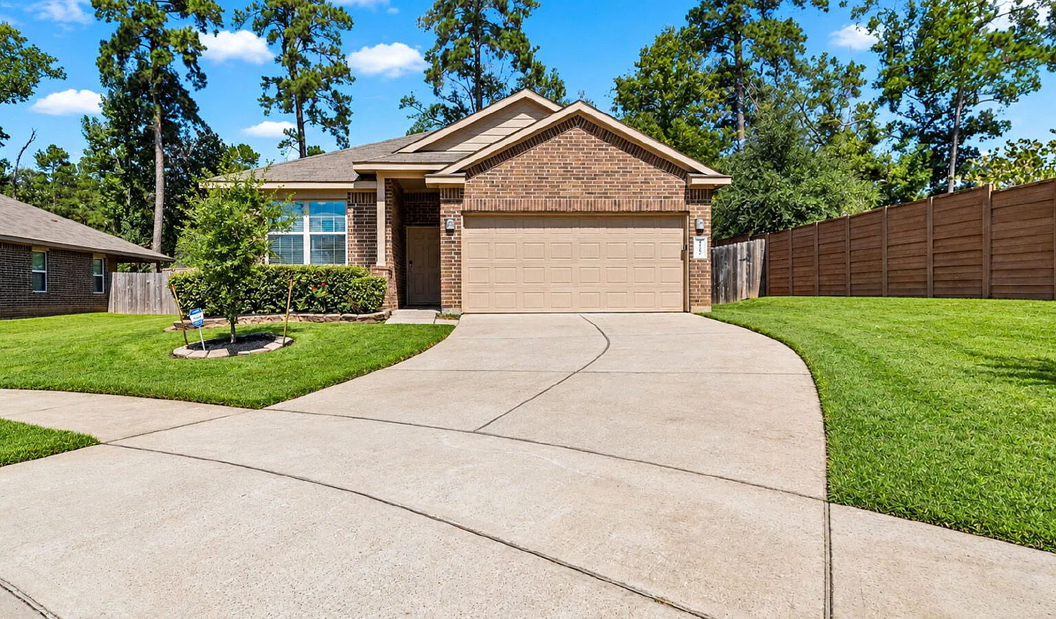 3 bed, 2.0 bath, 1484 sqft, $2,095 — Photo 1