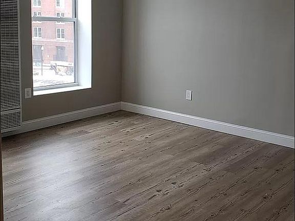 4th image of 32 King St #6