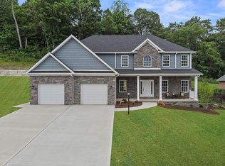 2002 Cornwall Dr, North Huntingdon, PA 15642