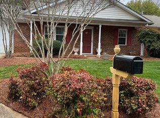 25 Brandywine Cir, Greensboro, NC 27409