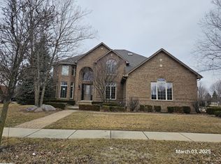 18247 Canvasback Dr, Clinton Township, MI 48038
