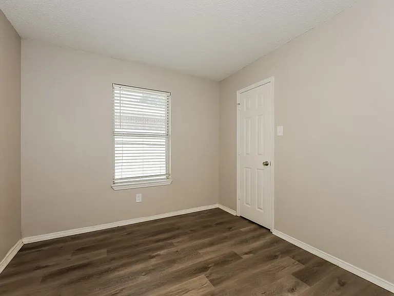 5909 Northfield Dr — Photo 12