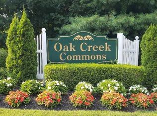 102 Okeefe Ct, Oakdale, NY 11769
