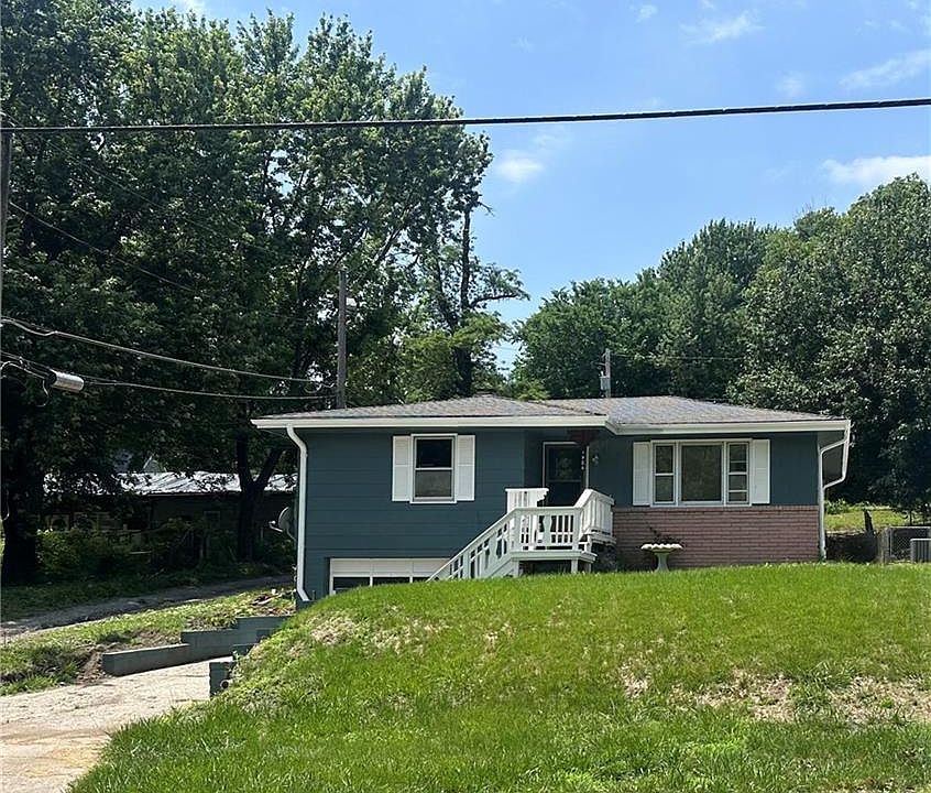 1st image of 1906 S 22nd St