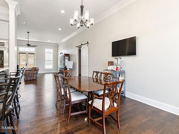 3rd image of 217 Waterhouse Rd